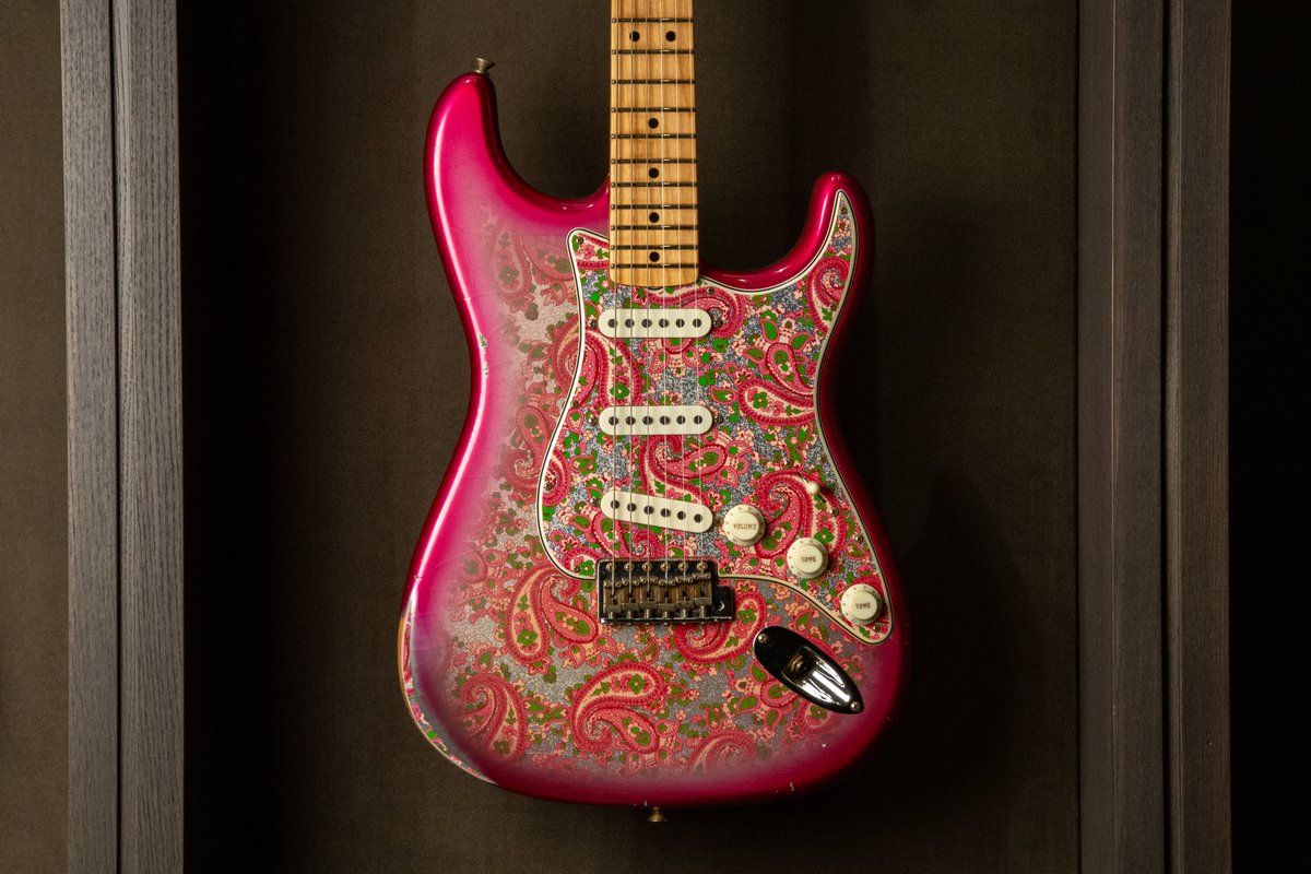 FenderCustomShop: 全世界のカスタムショップディーラーを対象に開催