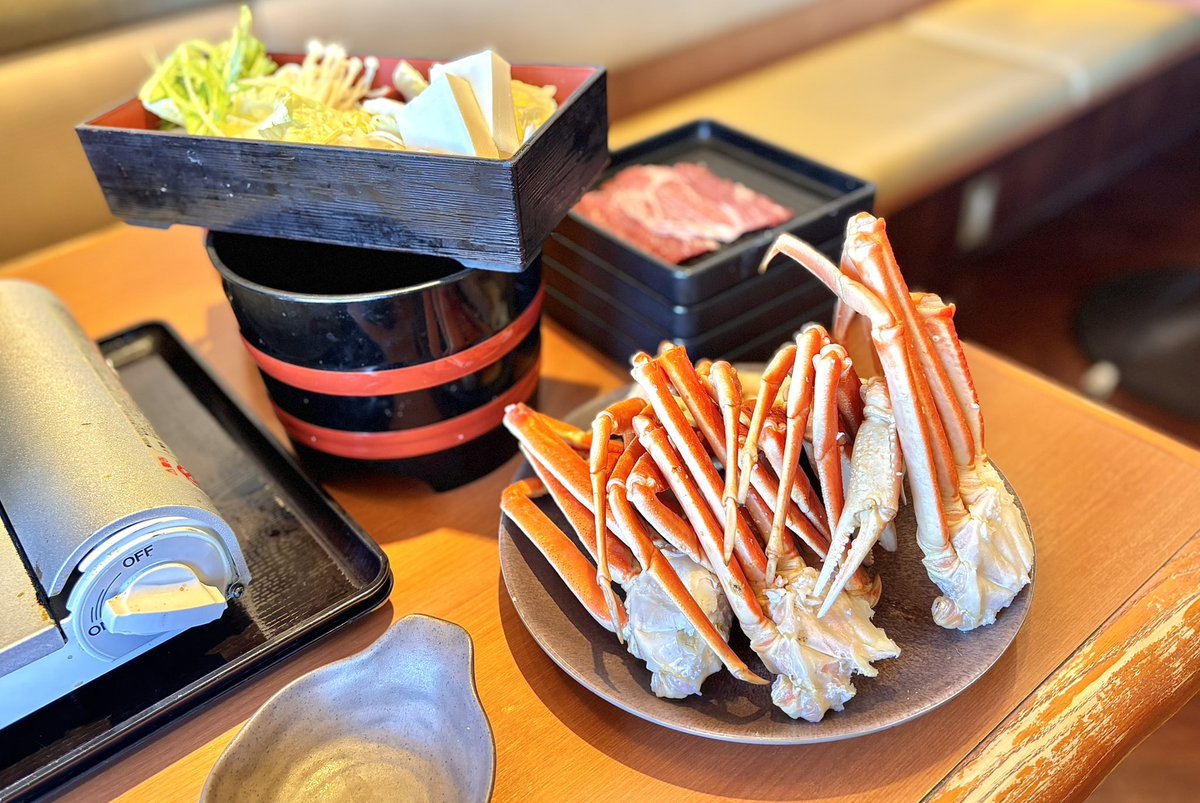 dokaUni's tweet photo. さとの蟹フェアギリ駆け込みで行ってきた🦀
蟹は身がしっかり詰まってるし味も大満足で大量に食べた😋サイドメニューもどれも美味しくて最高すぎた絶対また行く🫶 https://t.co/9LIh3OHM26