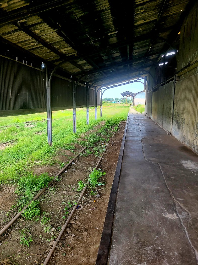 Beatonm5's tweet image. is the NRZ luxury train service still a thing? 

I've never been on a train ride all my life and am at some train station that seems like it hasn't seen any action of the train kind in a long while...