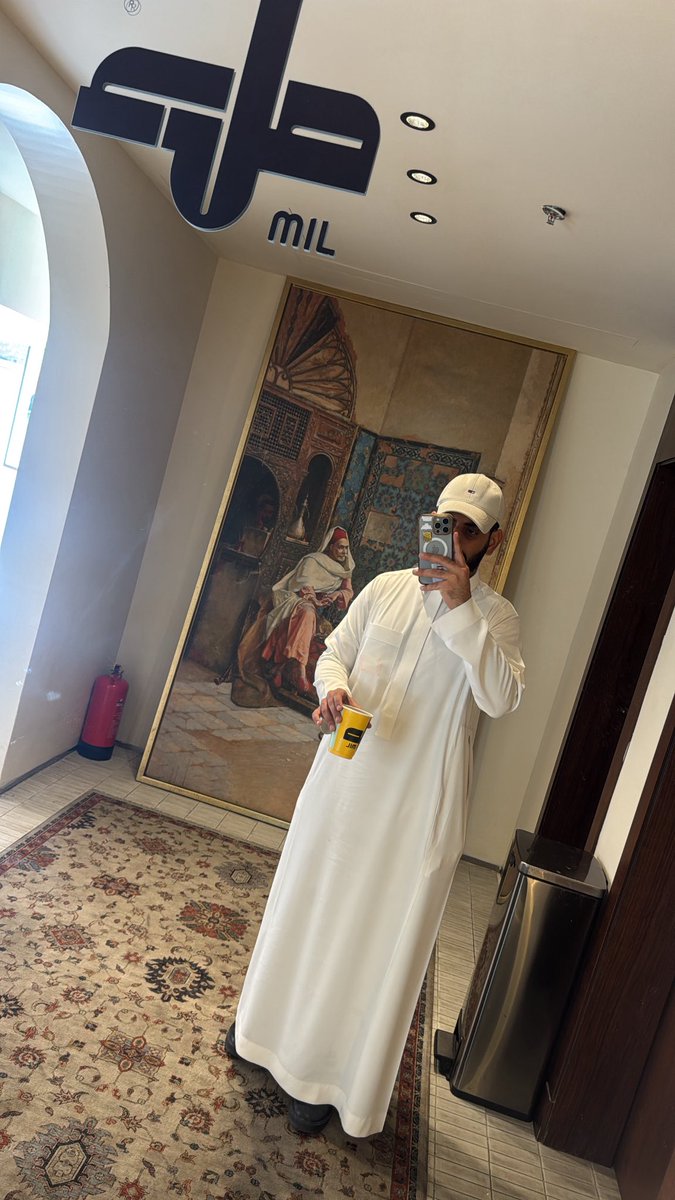 oln1i's tweet image. مساء الخير ، أمّا بعد 
– يقول ظافر بن فرحان:
لذة العمر ف الطاعه "وشرب القهاوي" 
ولا على باقي الدنيا الدنيّه حسوفه .