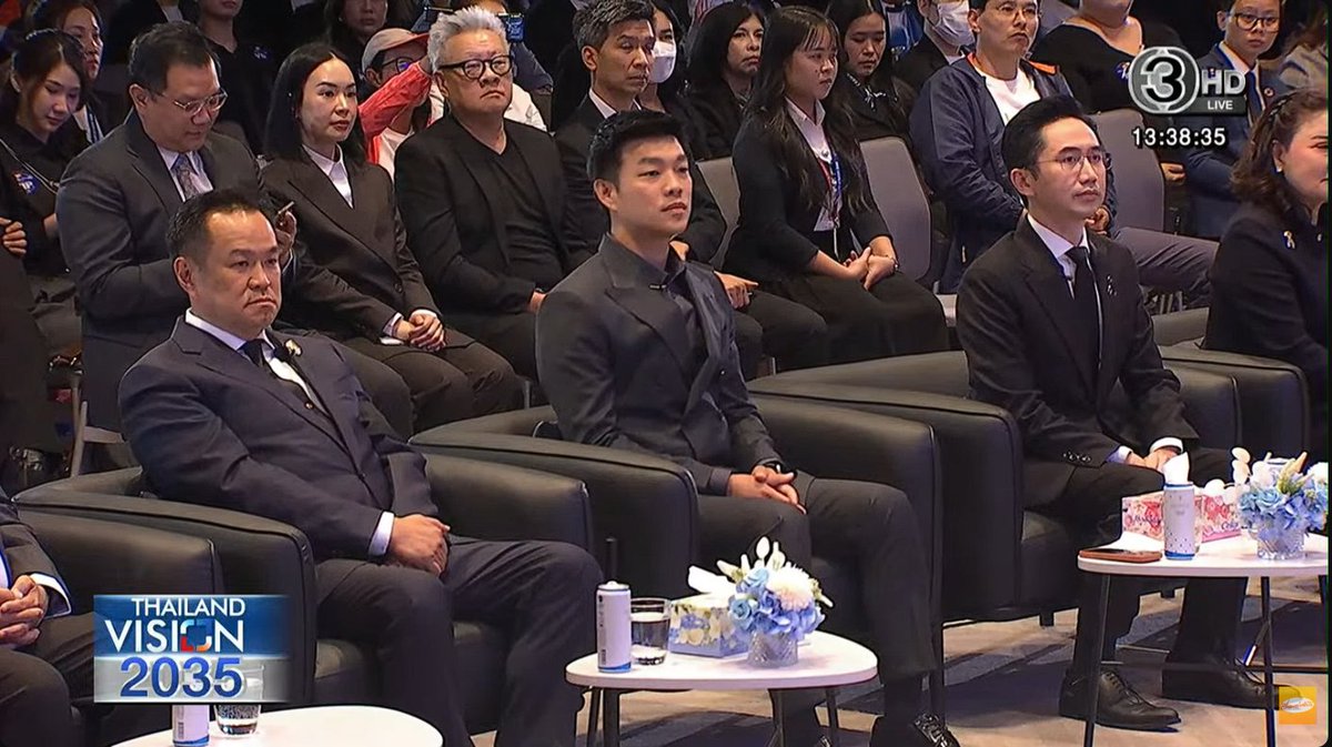 Js_live2's tweet image. อ่ะมาดนายก