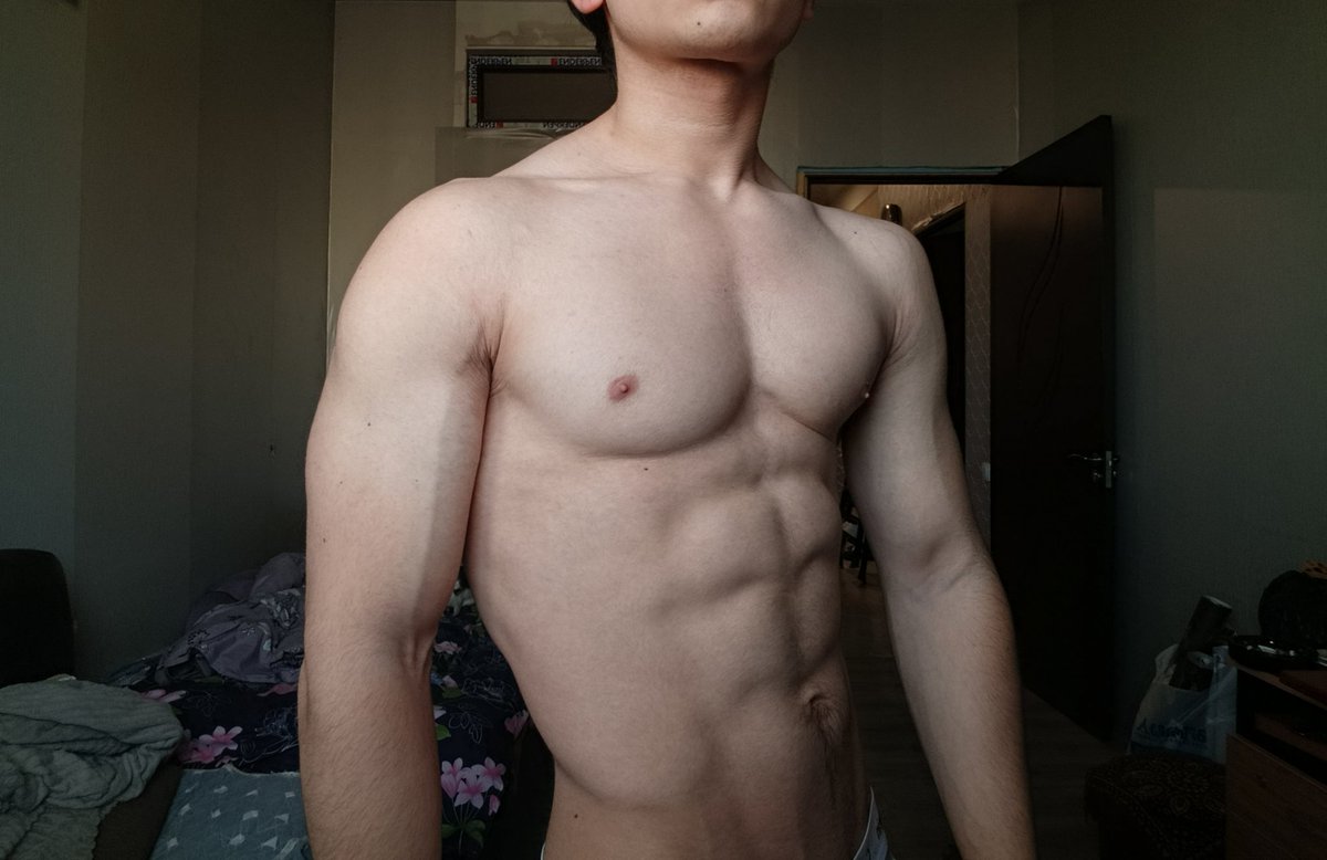 Nxckgym's tweet photo. 2025 #gym #нюдсопонедельник https://t.co/oU4q0oTyCb