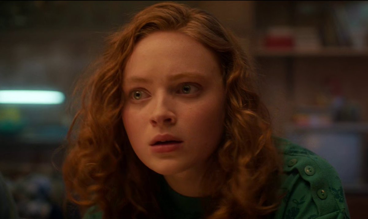 SThingsMeme's tweet image. Duffer Brothers filmed the first episode of Season 5 without writing the ending.