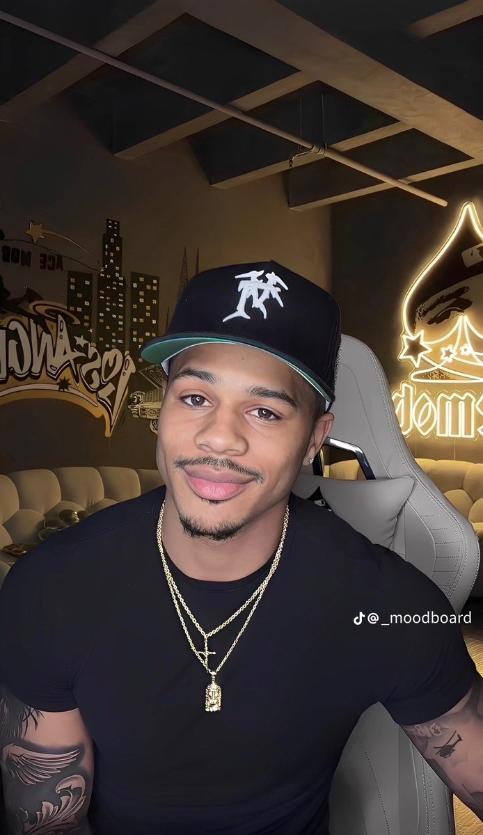 janeth_jr2's tweet image. Him♠️🤍