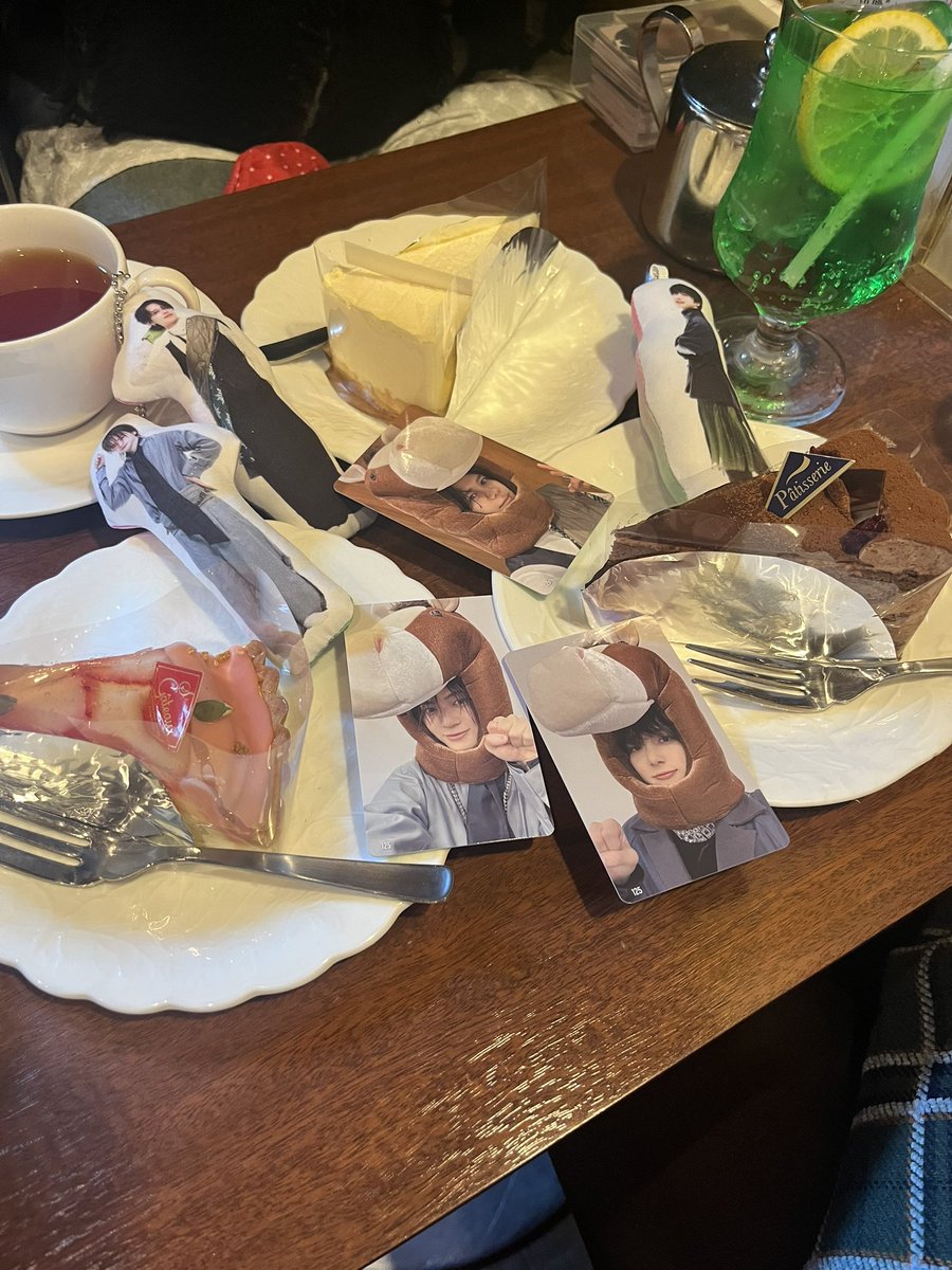 1010614yudai's tweet photo. ひなちゃん🧡@ozmk61280 
ゆーちゃん💙🩵🤍@chiyomaki_17 
ポップアップ一緒に行けて楽しかったよ🥺ありがとう🍒🩷

匠海大好きクラブの2人で
匠海狭い狭いしました( ◠‿◠ )
3人のラジオ恋しくなったから聴こっと〜💙🧡🩷 https://t.co/EBYwQuGbPt