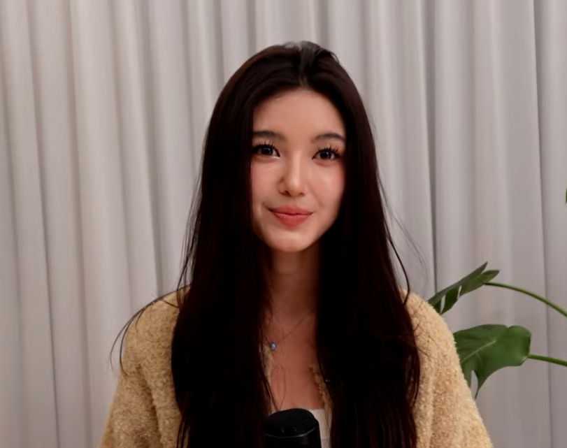 AboutMusicYT's tweet photo. Danielle goes live on Youtube. https://t.co/9lzfQFK5rC