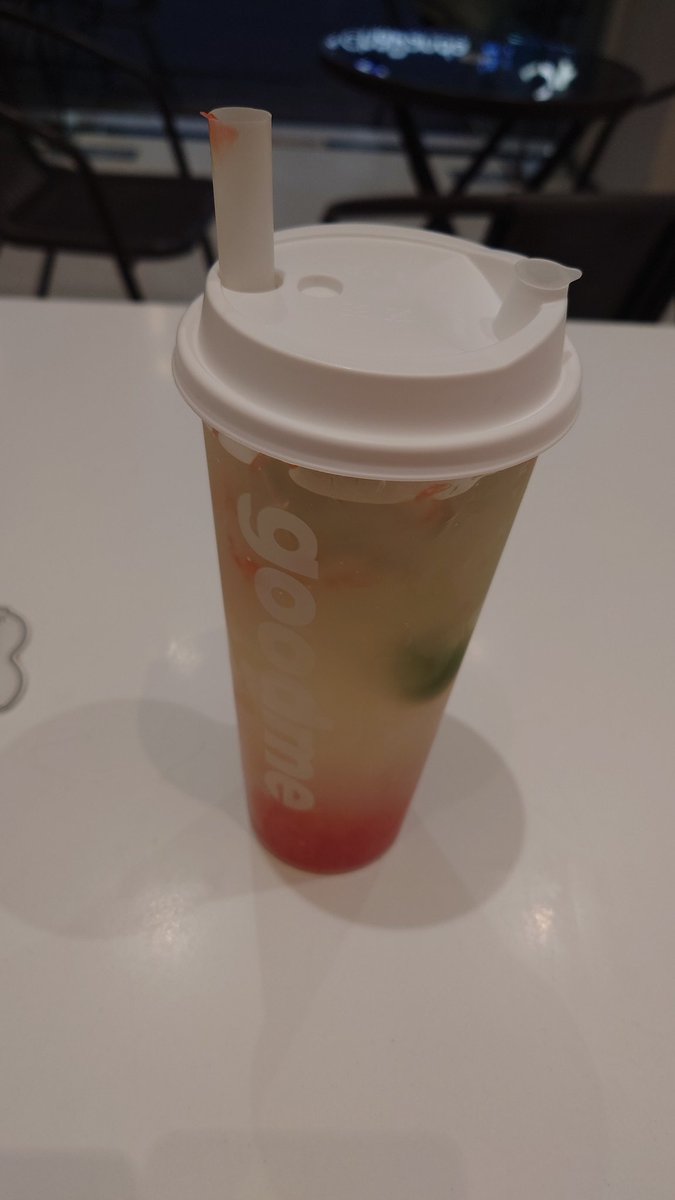 jack2panda's tweet image. 下午沒回去上班，同事去報名考駕照。
3800，比我們以前便宜差不多一半，但是服務質量肯定沒法跟我們那些比。
至於為啥他要去考駕照，因為老闆的分扣完了，得找個替死鬼。