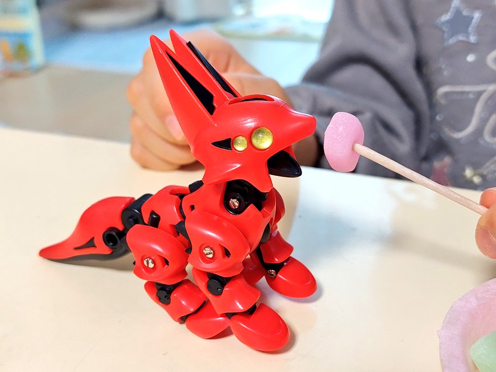 回したいガチャあるか聞いたらこれって言われ購入ー！思ってた以上に可愛くて一緒に遊んでる。
#アニマネッツ