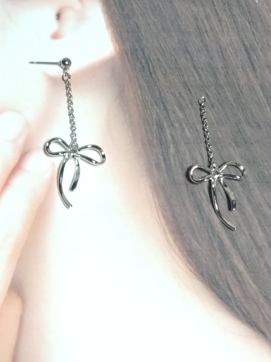 Happy_Time0720's tweet photo. 作りました！
キラキラしてたりチェーンを多用しました（,,>᎑<,,）可愛くできたかな？
#ハンドメイドアクセサリー 
#ハンドメイド好きさんと繋がりたい https://t.co/RCNAcBfUsi