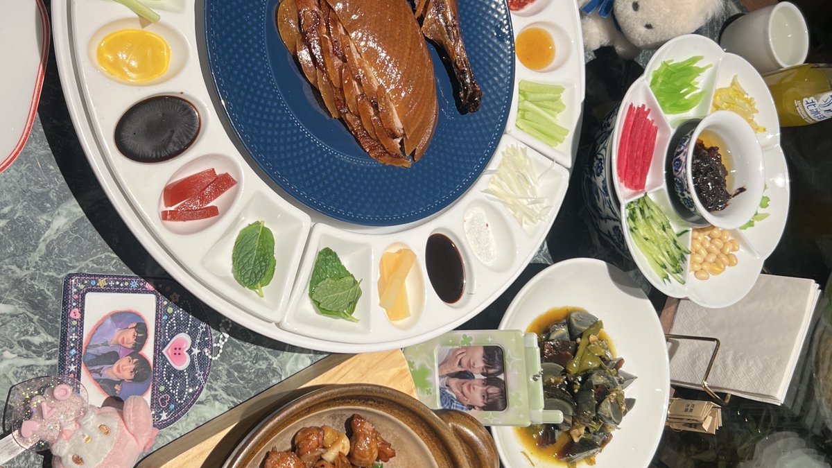 _07rox_'s tweet image. 오랜만에친구들만나서기뻐용♡