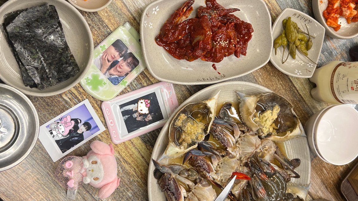 _07rox_'s tweet image. 오랜만에친구들만나서기뻐용♡