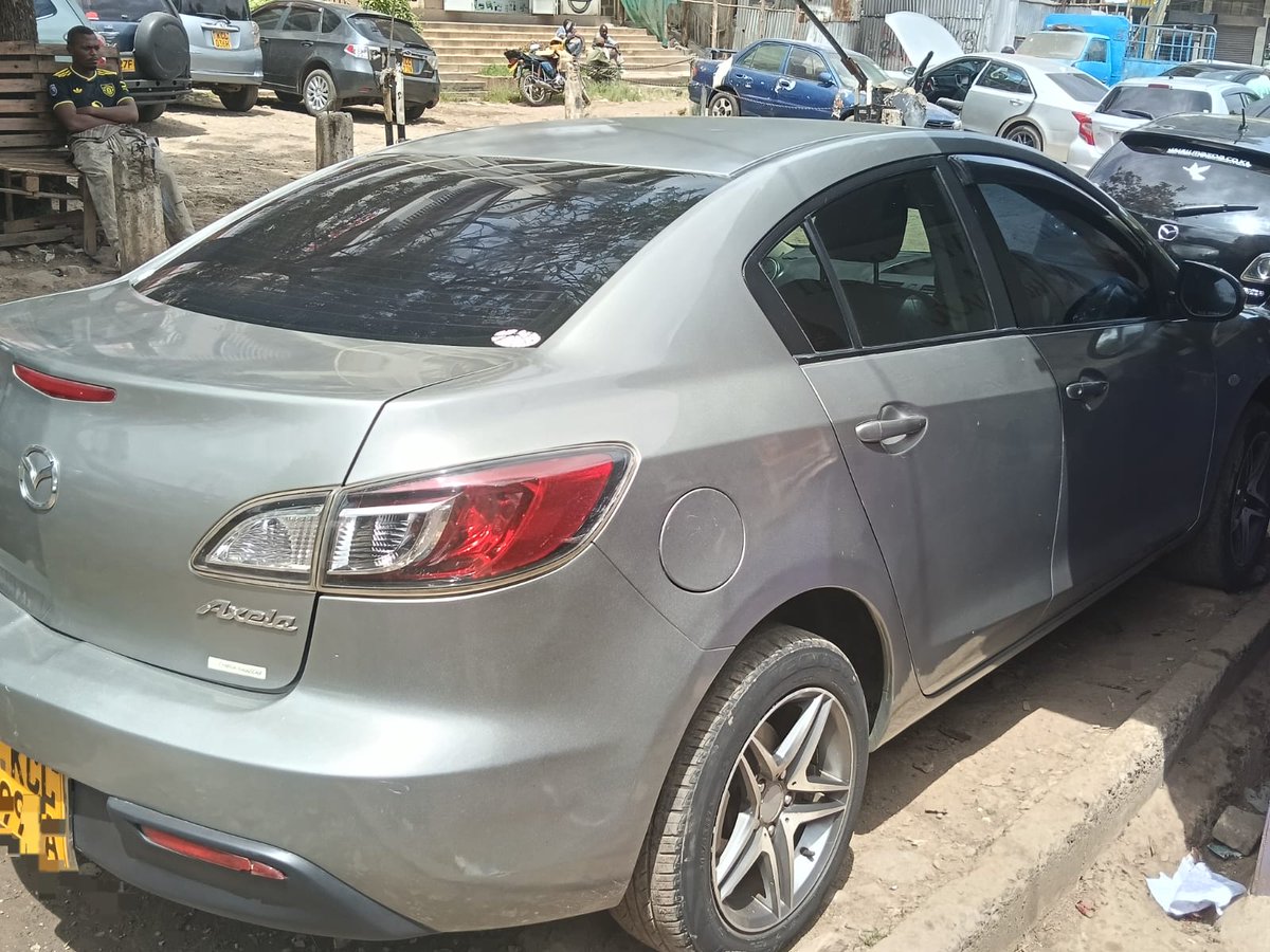 otijemo1's tweet image. Quick sale 
Mazda axela 
YOM 2010 
1500cc
Automatic 
Price 580K
 📌 mirema
Call WhatsApp 0724544975