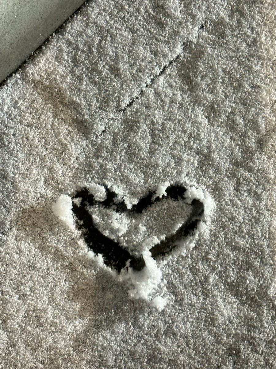 remermarkram's tweet image. ม้าคเป้นผู้ชายที่โรแมนติกอะ เก้ทปะ แบบเจออะไรน่ารักๆก้จะส่งมาให้ พยายามมากที่จะทำทุกอย่างเป้นรุปหัวใจแล้วส่งมาให้ น่ารักมากๆๆๆๆ  โอ้ย อิจฉาหวานใจฮีในอนาคตว่ะ คงจะได้รับข้อความอะไรแบบนี้ทุกวันน้อ🥹🥹🥹🥹