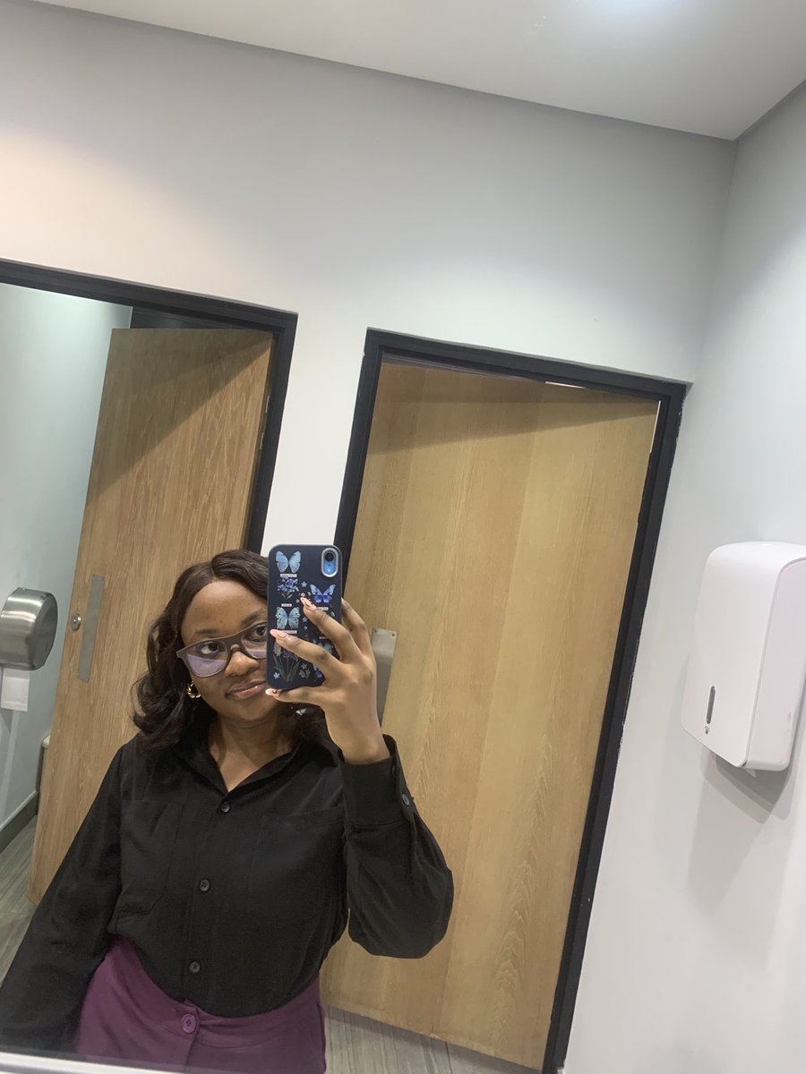 ptmngako's tweet photo. …what we are called to do, and the season we are in.
So again I ask, is a bird in hand really worth two in the bush? Not always. A bird at hand is not always worth two in the bush.
THE.END.
#TheAfricanDream🦋 https://t.co/JEbJugedTg