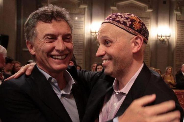 GimenezCarlosA's tweet image. 🤬 PUTEÁ CORRECTMENTE
26 aviones hidrantes que compró Cristina?

NO

Sepan q los 26 aviones estaban en proceso de licitación, cuando asumió Macri con el ministro de desarrollo ambiental el RABINO Sergio Bregman, quien fue el que vetó el presupuesto para la compra de esos aviones.