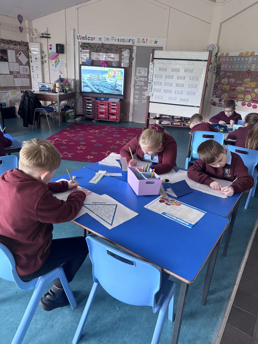 ClydemuirPS's tweet photo. Primary 3/4 started their first morning of 15 minute writing, as part of the National Improving Writing Program. We are focussing on varying sentence starters โ๏ธ#improvingwriting https://t.co/c9FRWxJck3