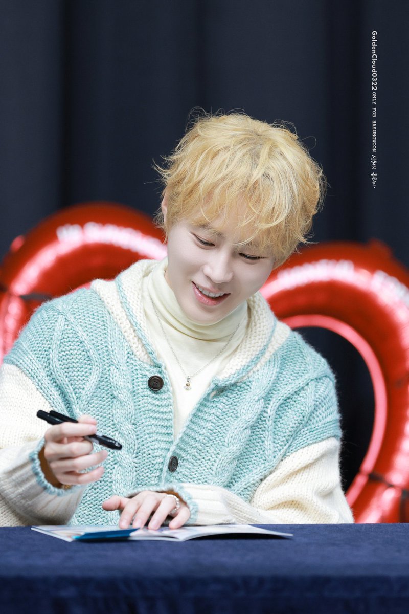 천사 날개 대신
하트 풍선 날개를 달았네

어떤 날개가 됐든🪽🪽
날아가지만 마