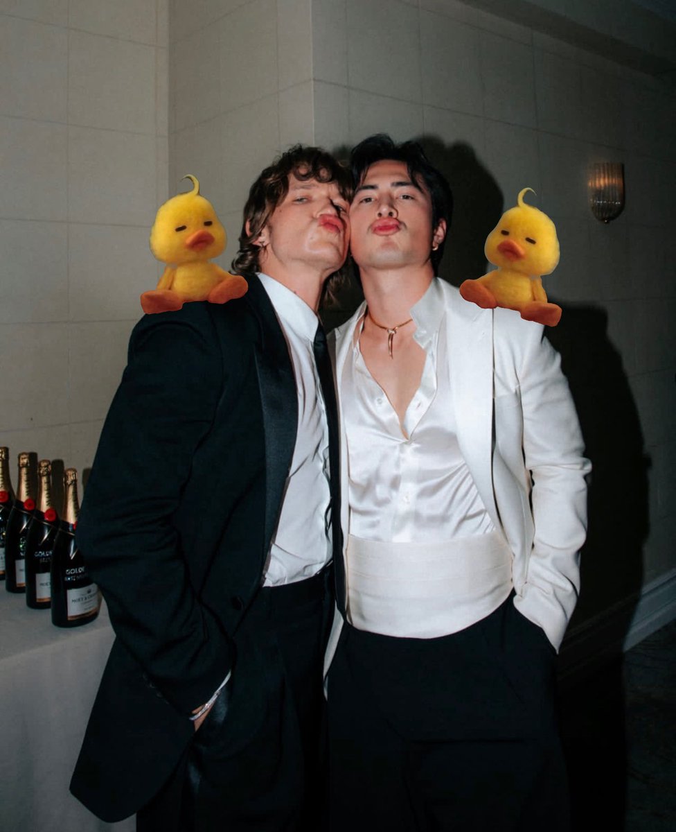 ilyanderov's tweet image. 😗😗