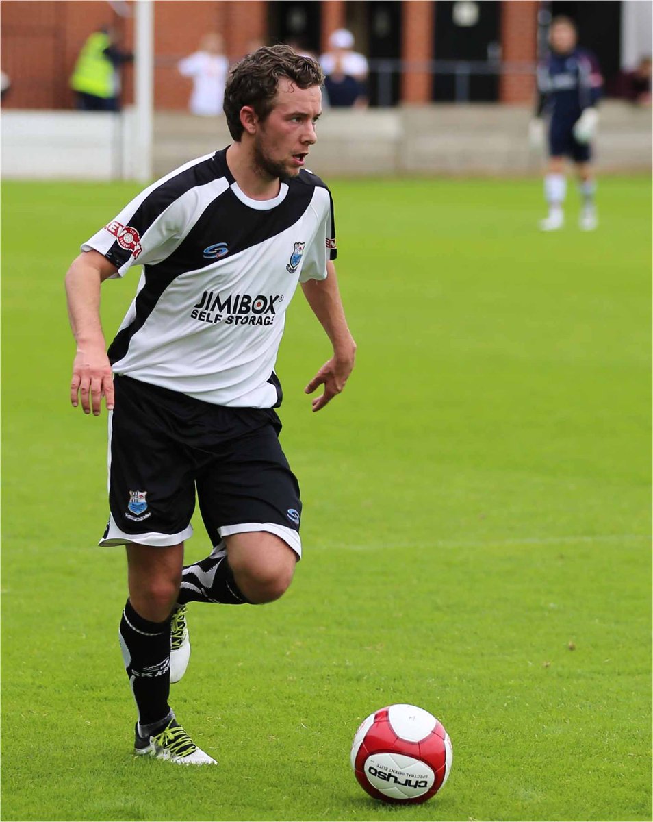 BFC_ExPlayers's tweet image. Happy 32nd Birthday today to former Pool reserve team midfielder, local lad .... Curtis Thompson 

Hope you have a great day Curtis !
👍😀🎂🍻⚽️🍊⛳️🏌️‍♂️

#SonOfSteve
#LovesHisGolf