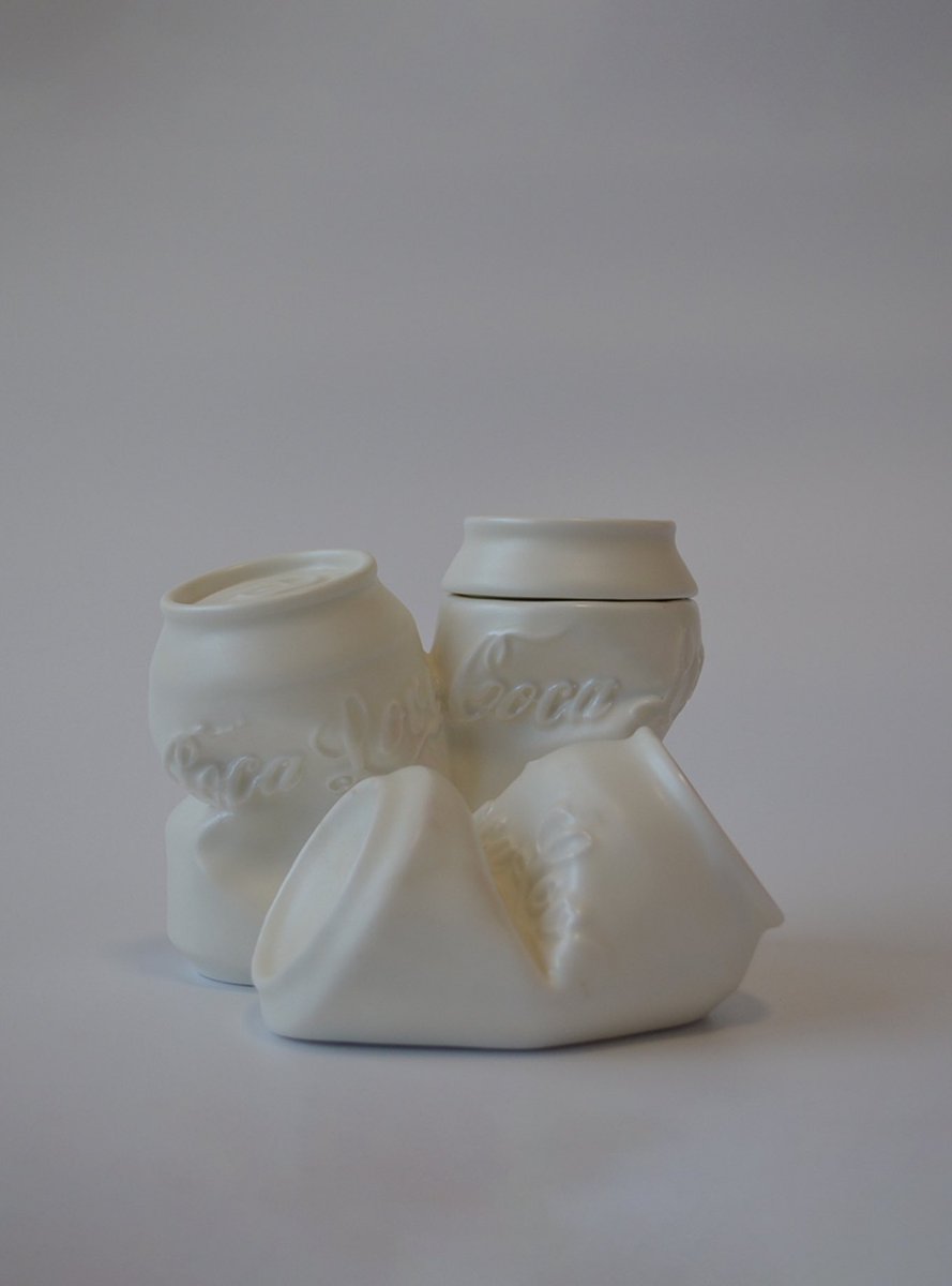 Hunt_Store's tweet image. カロリーフリーセラミック花瓶
フロントにはCoca Loveの文字。さぁアート作品からインスピレーションを得よう。
#HuntTokyo #ハントトウキョウ

Hunttokyo.com