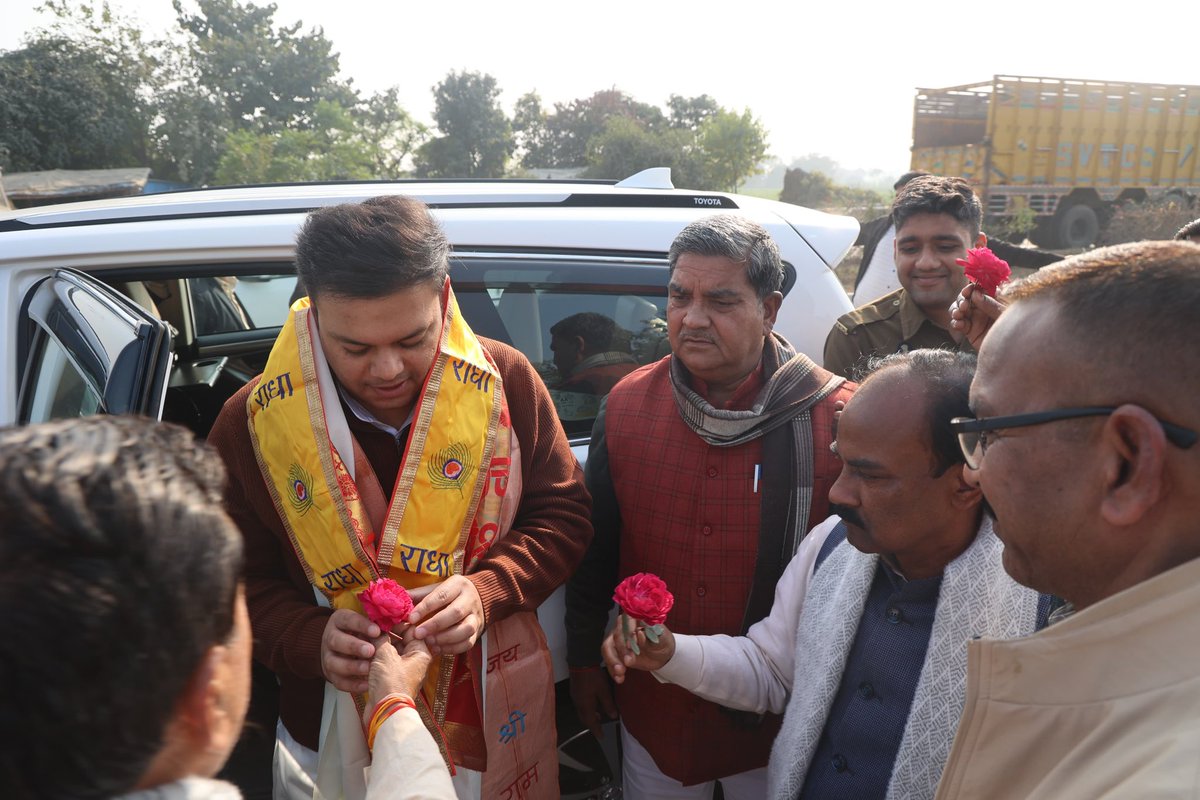 thisissanjubjp's tweet photo. छिबरामऊ, कन्नौज में आत्मीय स्वागत, स्नेह और सम्मान के लिए माननीय जनप्रतिनिधि गण एवं समर्पित कार्यकर्ता साथियों का हृदय से आभार!

आपका अपनापन, विश्वास और उत्साह सदैव नई ऊर्जा देता है और जनसेवा के संकल्प को और दृढ़ करता है। https://t.co/47eHGMzKUp