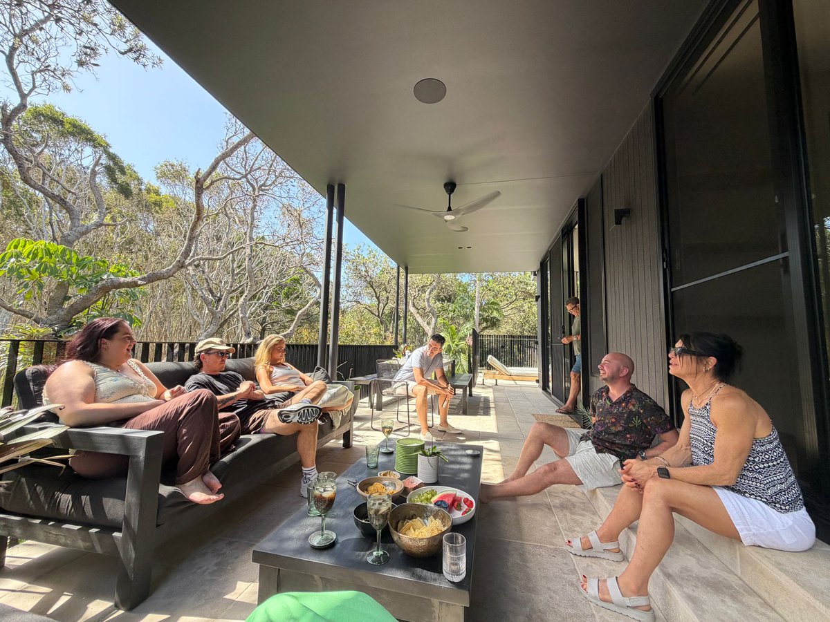 Even after almost 4 years, <a href="/NoLimite/">No Limite</a> (Survivor Brazil) still opens doors to meet great Survivor players around the world. Thank you my mates from <a href="/Survivor_AU/">SurvivorAU</a> for the reception and wonderful day.