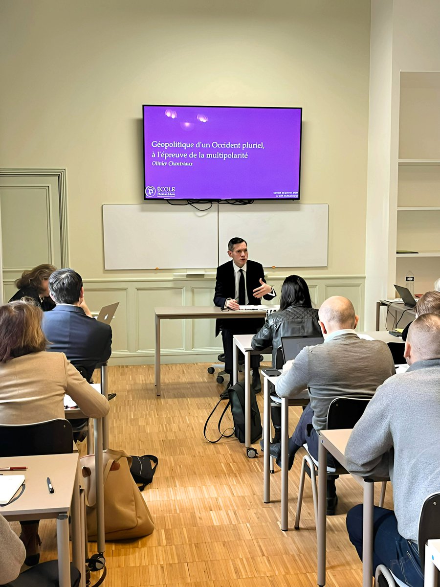 ithomasmore's tweet photo. La formation à l’engagement de l’École Thomas More, c’est parti pour 2026.

Notre 3e promotion s’est réunie ce week-end pour la session inaugurale autour du défi civilisationnel.

Un immense merci aux auditeurs pour leur confiance et aux intervenants venus partager leur vision. https://t.co/DE7b6FvPSN