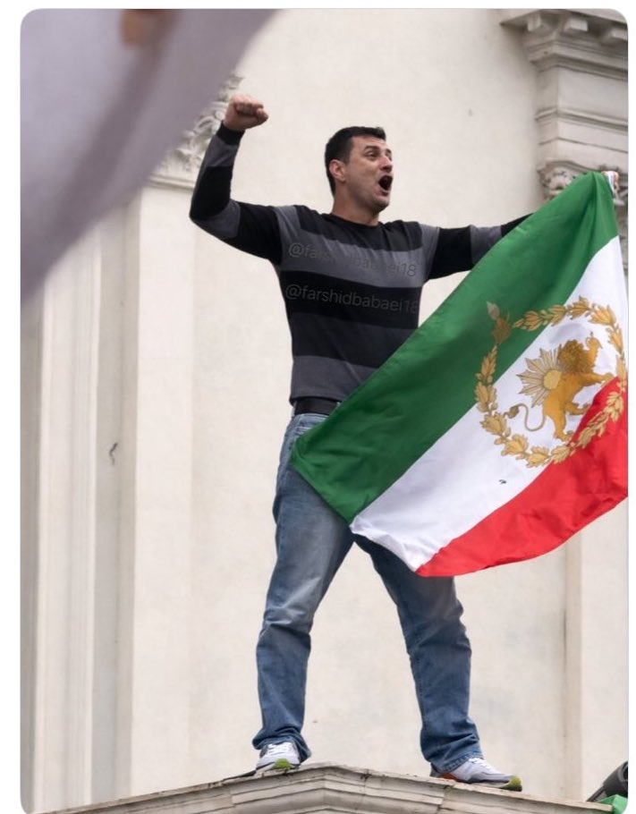 سید کمیل tweet media