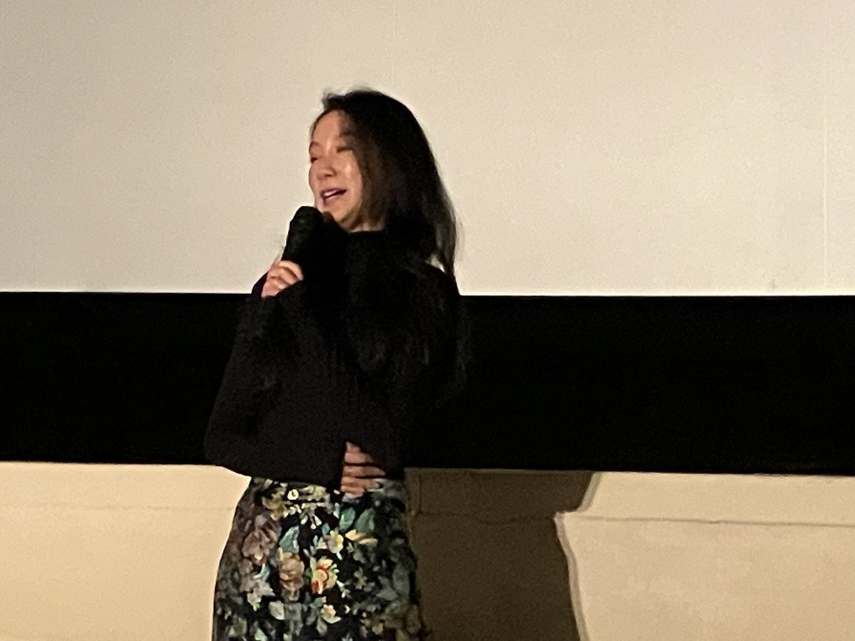 #BlackBoxDiaries 長野駅近くの千石劇場にて、品川に続き2度目の鑑賞。長野県は伊藤監督のお母さまの出身地とのこと。今回は質疑応答があって質問も出来た🥰司会も品川と同じ方で、地元で再会できると嬉しい。頑張って回ってる。2度目だとより細かく見えたが、やっぱブランケットとドアマンは泣く。