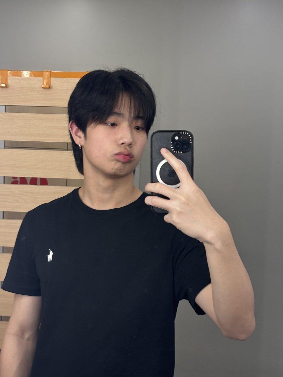 KAHN iZ tweet media
