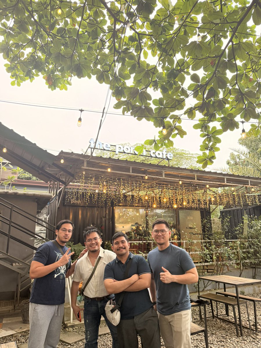 fooorch's tweet image. Friends traveling 40+km just to support my small business. 🙏🏼✨