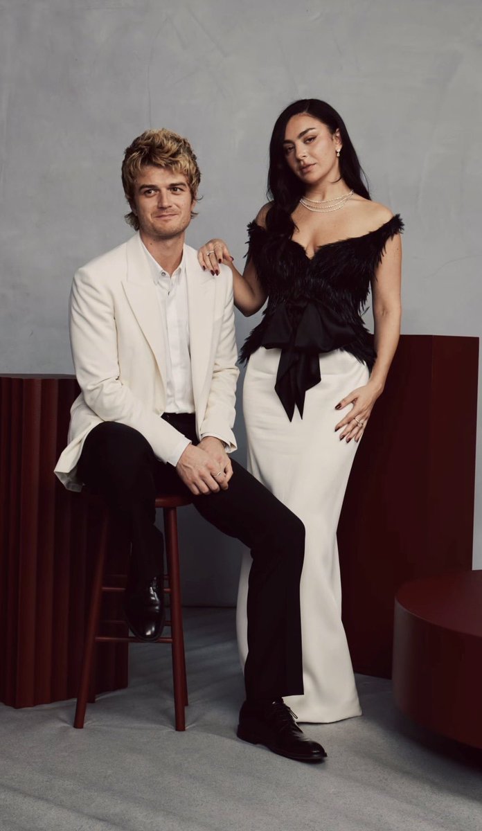 updatingkeery's tweet image. A new photo of Joe Keery and Charli XCX backstage at the #GoldenGlobes