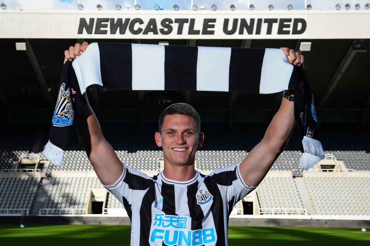 XBornToday's tweet photo. Happy Birthday, Sven Botman! 🎂🇳🇱

A literal wall in defense and the definition of composure 🧱💪🏻

Have a massive day, Big Sven! 🫡⬛️⬜️
#Botman #NUFC #PremierLeague #BornToday https://t.co/ZWAsBlNBxK