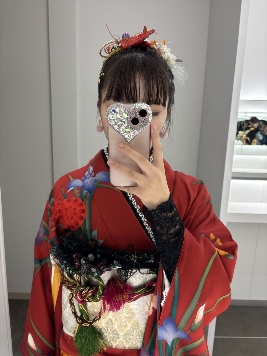 ℳℴ𝓂ℴ𝓀𝒶 tweet media