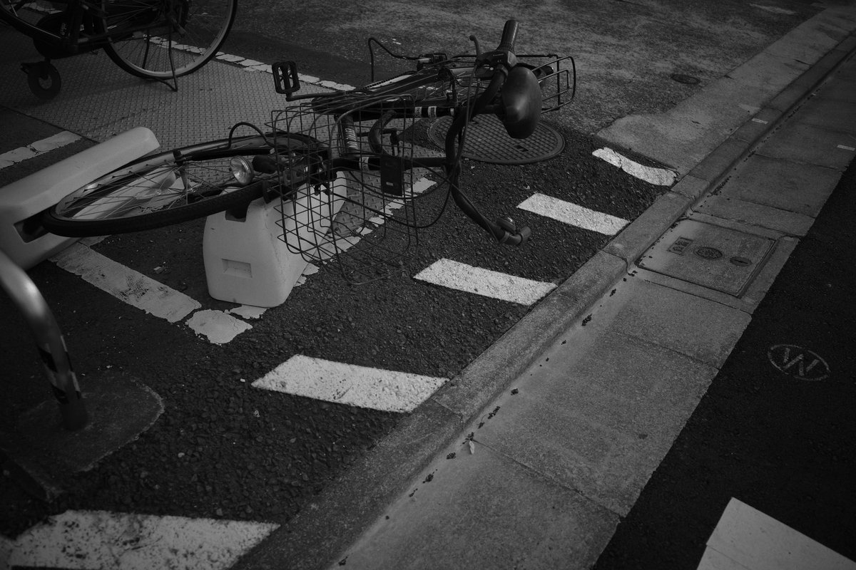 ringo540315's tweet photo. てくてく歩く、
カメラと一緒に。

そんな一日。

#GR3 
#gr3 
#東京 
#tokyo https://t.co/q3uOlaRfc4