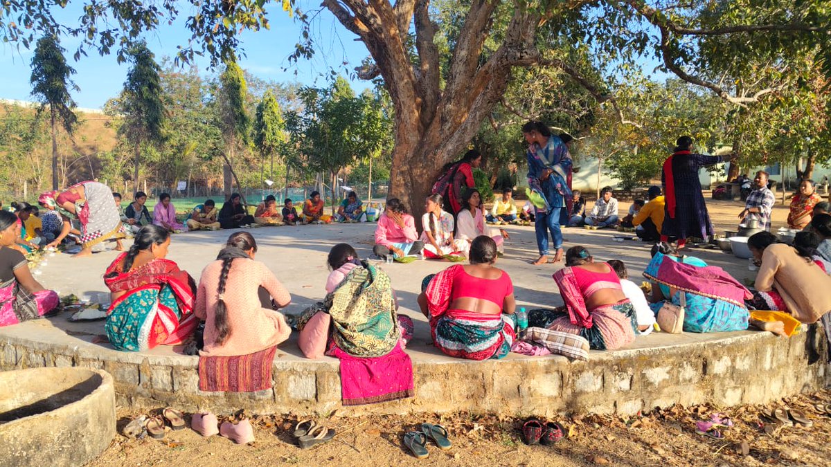 MSSSundargarh's tweet image. ବାର୍ଷିକ ଭୋଜି ଦିନ ବ୍ଲକ କମିଟି, କୋଚ କୁଇନ୍ ଙ୍କ ସହ ପରମ୍ପରା ବିକାଶ ଯାତ୍ରା, ସଙ୍ଗିନୀଦାର , ଜନ ସାଥି ସମ୍ମିଳନୀ ବିଷୟରେ ଚର୍ଚ୍ଚା ଓ ପାରମ୍ପାରିକ ଫିଟୁ ଖେଳ ଖେଳାଗଲା।#atmashaktituste #msmo  #12baje12minute #Dmsundargarh #subdegas #