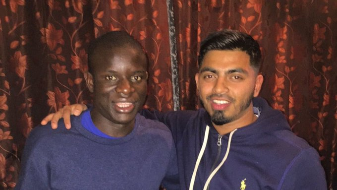 FootballTalkHQ's tweet photo. In 2018 N’Golo Kante missed a train from London to Paris. In an attempt to kill some time, he looked up the nearest mosque, where he met a group of fans who invited him back to their house for dinner. 

He spent the evening at their house, joining the group for a curry dinner and some FIFA. ❤️