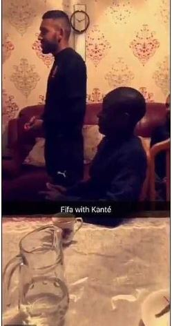 FootballTalkHQ's tweet photo. In 2018 N’Golo Kante missed a train from London to Paris. In an attempt to kill some time, he looked up the nearest mosque, where he met a group of fans who invited him back to their house for dinner. 

He spent the evening at their house, joining the group for a curry dinner and some FIFA. ❤️