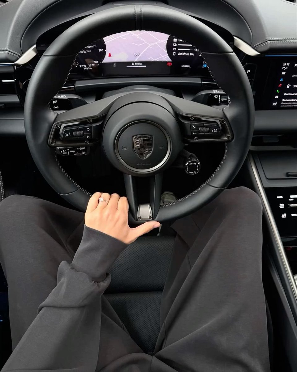 classyladylife's tweet image. building my empire.