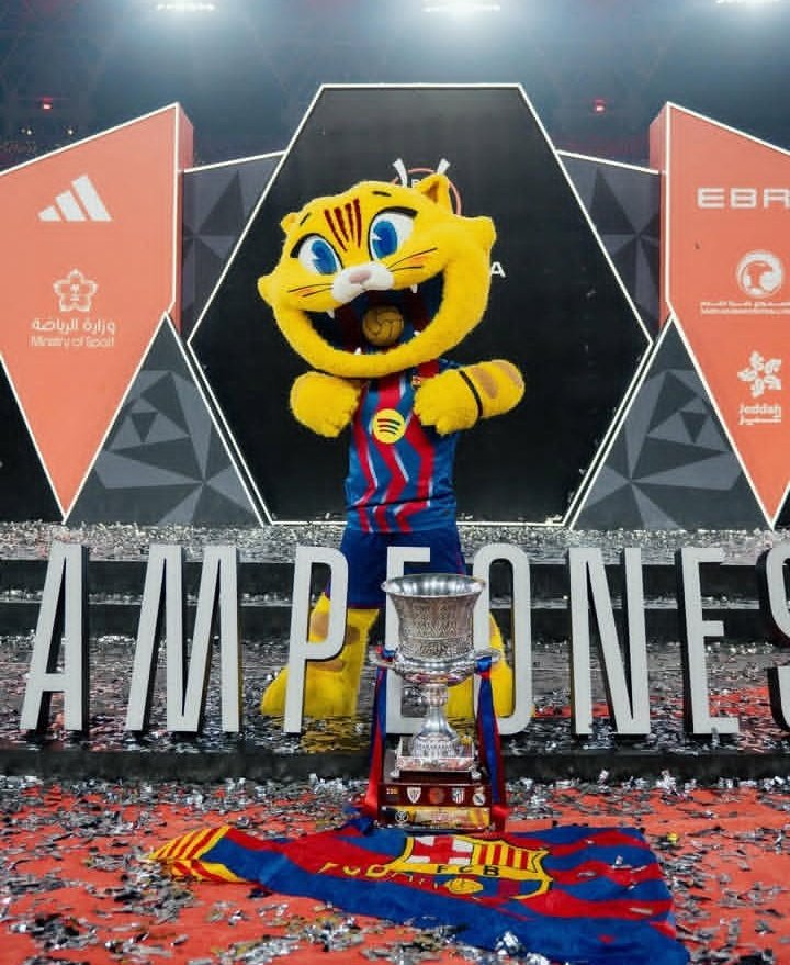 Ara porto la copa a casa!! 😽♥️💙🏆