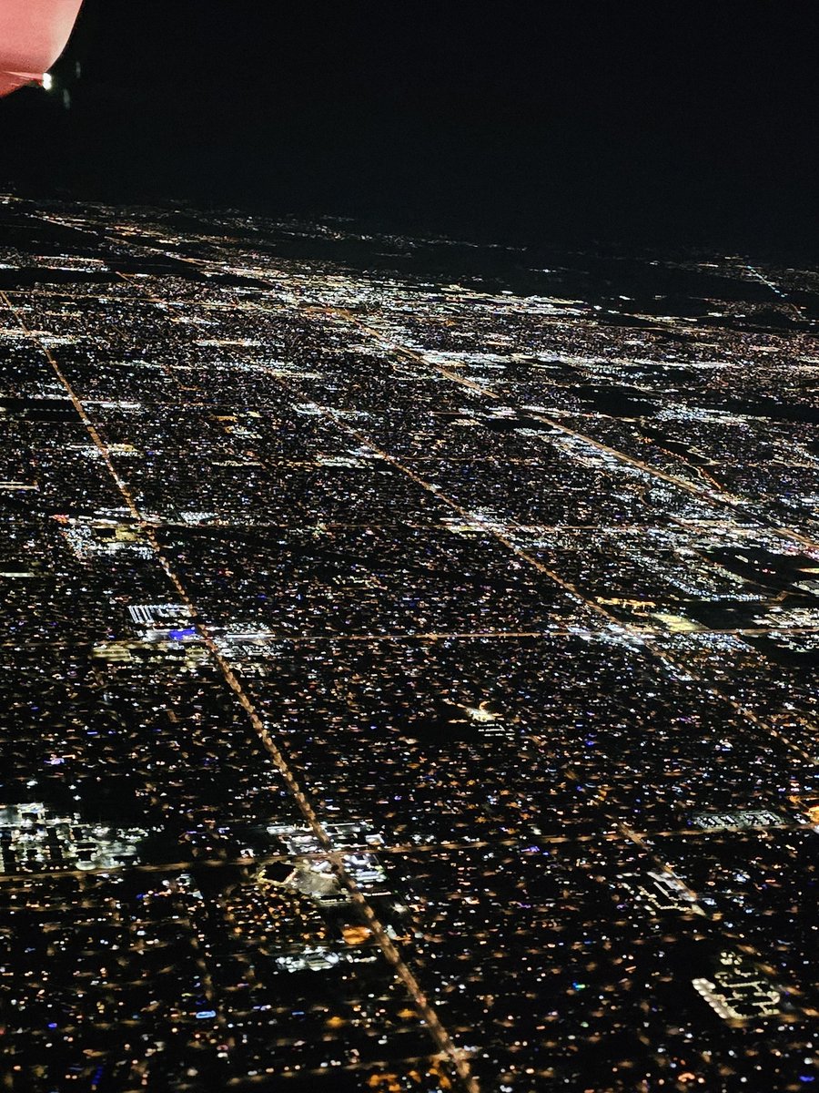 BionicGirlChris's tweet image. 3:33
After we landed at 11:11.
I also woke up at 12:34 and 1:23.

All the God numbers and reminders today! 
Telling mebto magnify and focus on Him, not these nerves.