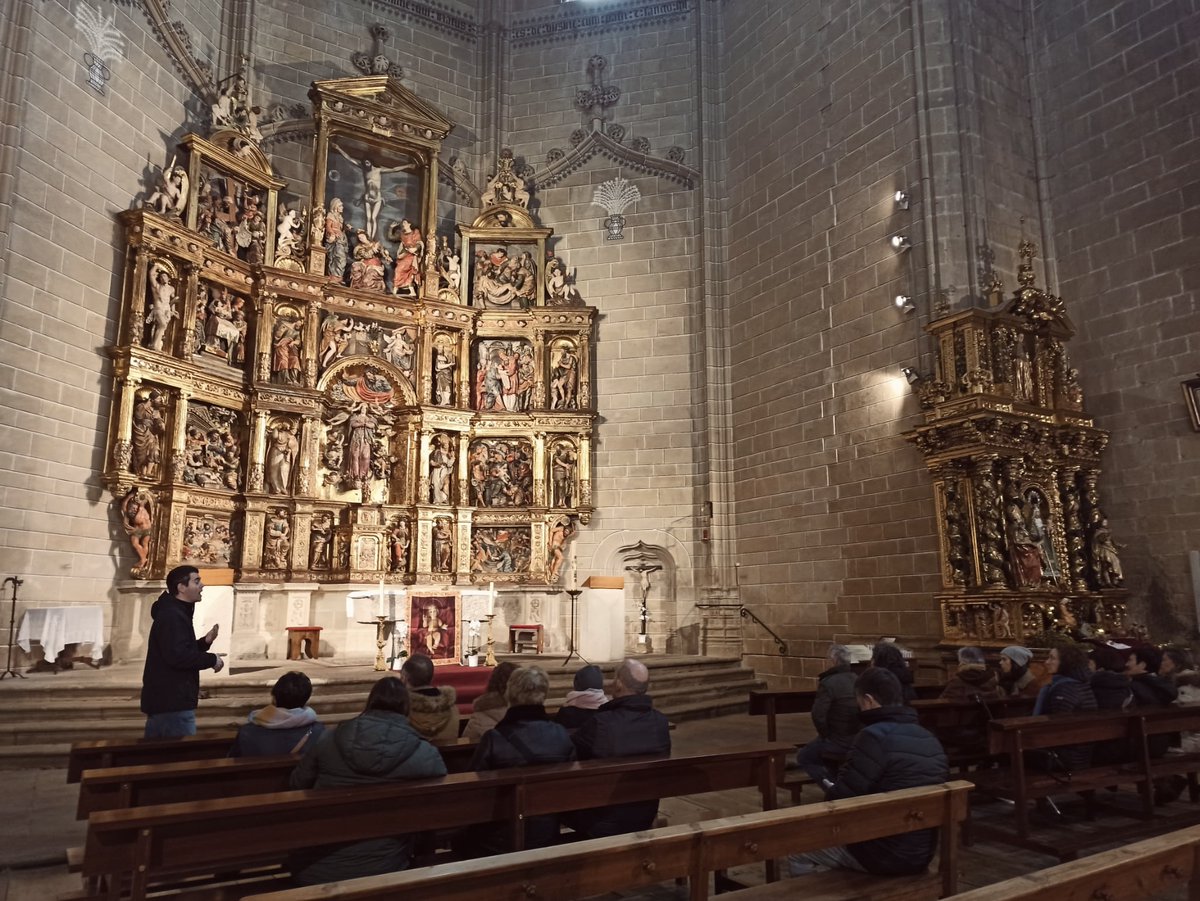 RiojaAlavesa's tweet photo. ⛪El sábado visitamos la Iglesia Parroquial de Nuestra Señora de la Asunción de Elvillar/Bilar.
Historia y arte en un templo con un impresionante retablo renacentista y ubicado en pleno #CaminoIgnaciano.
Y tú, ¿ya la conoces por dentro? ✨ https://t.co/sSjigO7btw