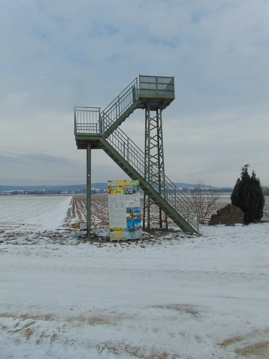 Cold and snowy in Bavaria last week making final preps for <a href="/GuildofBG/">IGBG</a> recce in April. Pictured is viewing tower at Blenheim. Also looked at Munich Cradle of Nazism and German Great War Museum at Ingolstadt