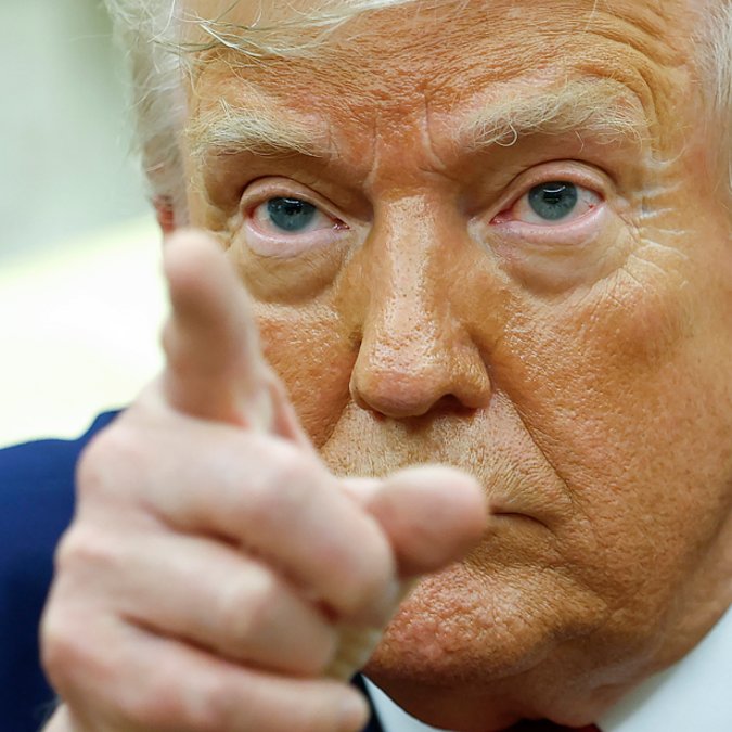 commiepommie's tweet image. 🚨BREAKING: Trump Says China Can Buy Venezuelan Crude Only Under US Control - Oil at Gunpoint 🇨🇳🇻🇪

The mask is fully off now.

Donald Trump has openly stated that China and Russia will only be allowed to buy Venezuelan oil under US control, treating Venezuela’s energy sector as…