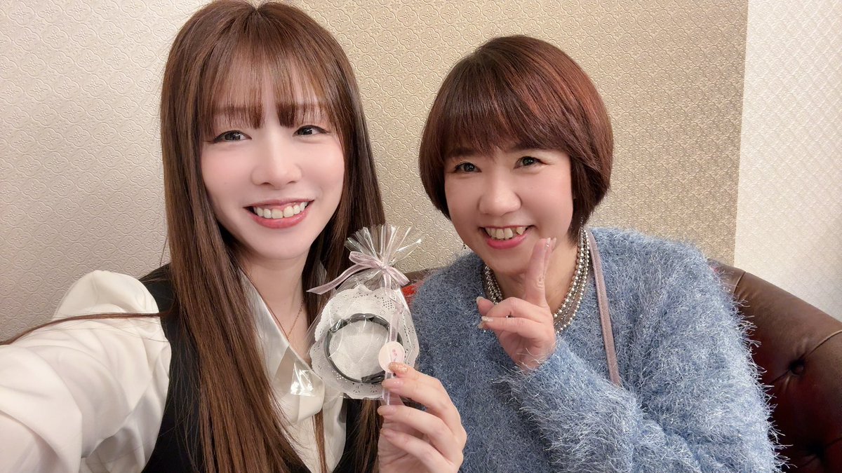 fujiko3917's tweet image. 🩷フジコ45歳✨誕生祭🩷

お越し頂き✨
本当にありがとうございました🩷

初パフォーマンス👠
初オリジナル曲✨️披露✨
皆様のおかげで、とっても暖かい誕生祭になりました💕

＼スペシャルTHANKS／
ゲスト🎤なみリナ💕
マッチョのお2人💪
ギター🎸よっぴー
📸さくちゃん
 #SIXONE  の皆様✨