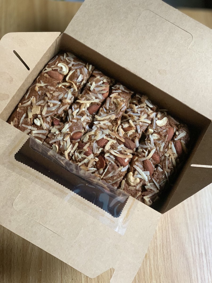 zeecakesntreats's tweet photo. For your cakes and banana brea in Abuja, I am your plug

Frame 1: 13,500
Frame 2: 15,000
Frame 3: 7,000
Frame 4: 17,000

📍: ABUJA 

PLEASE Retweet, Refer and Patronize🙏🏾 https://t.co/jkDpaZg3AD
