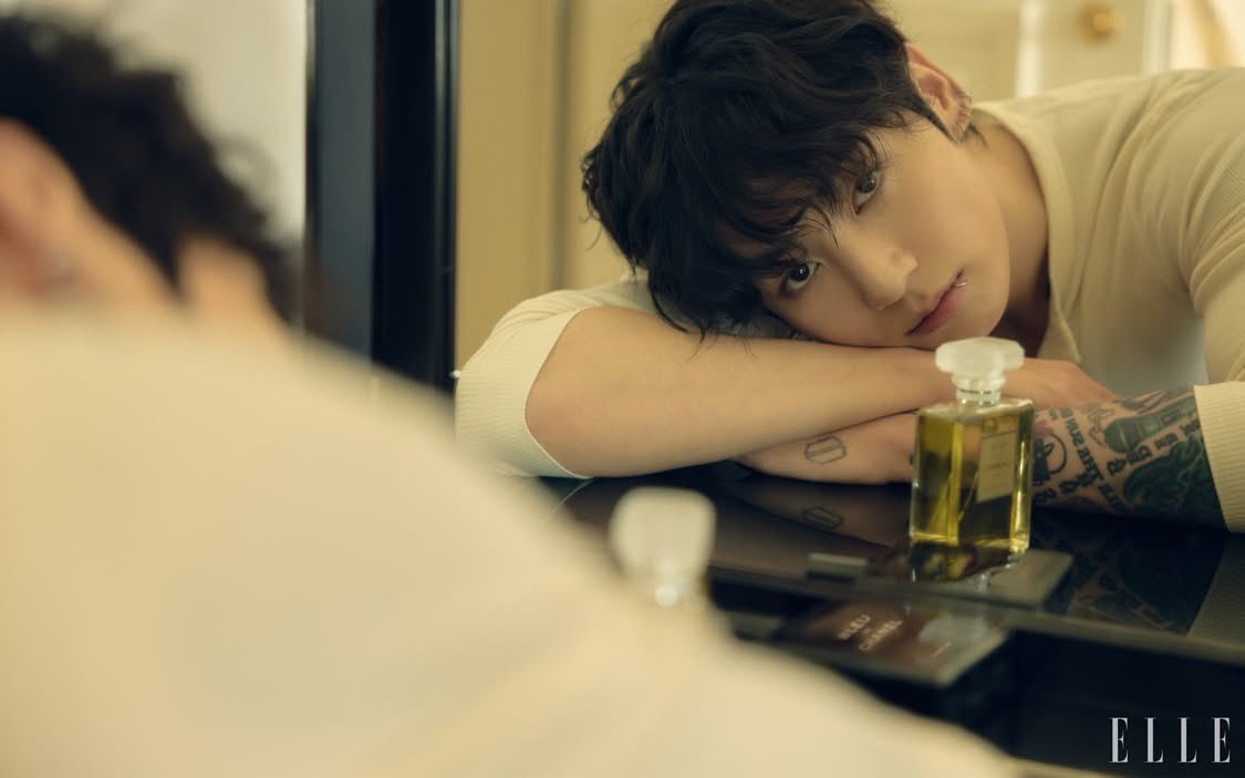 JJK_Times's tweet image. Jungkook @ Elle Korea Beauty Director Younji Jung Instagram (1/8)