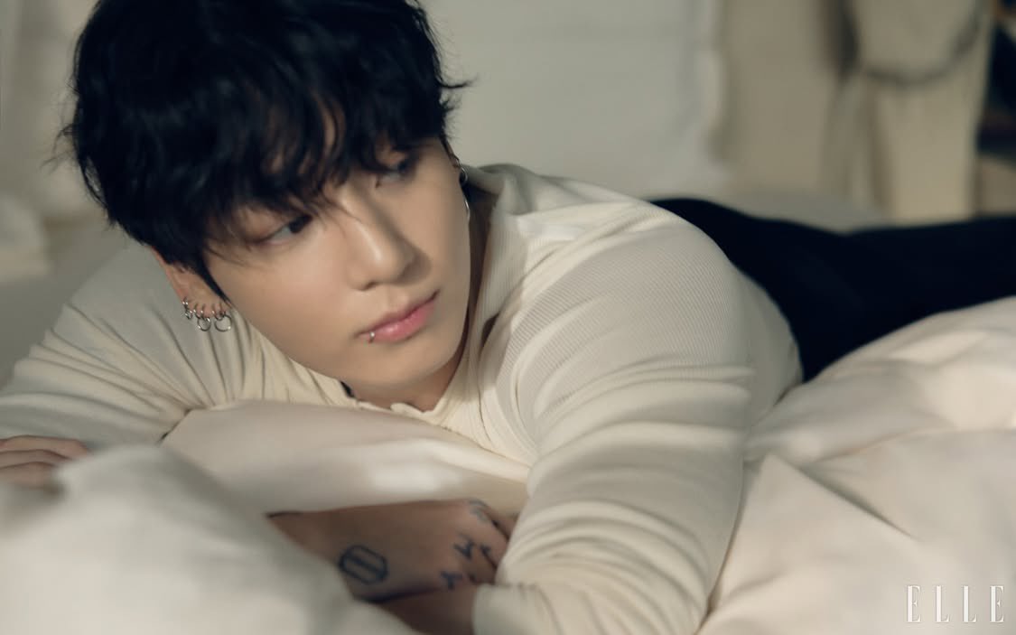 JJK_Times's tweet image. Jungkook @ Elle Korea Beauty Director Younji Jung Instagram (1/8)