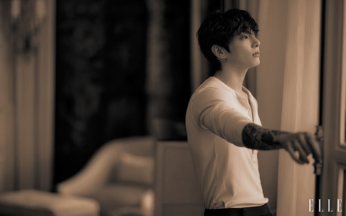 JJK_Times's tweet image. Jungkook @ Elle Korea Beauty Director Younji Jung Instagram (1/8)