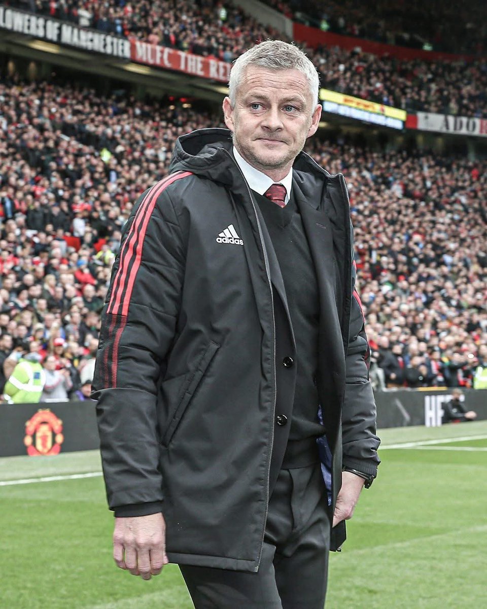 GoalGeniusHQ's tweet photo. Michael Carrick has had positive talks with INEOS and Manchester United’s management, moving closer to becoming the club’s new interim manager.

A decision is expected this week.
Carrick is hopeful.
Solskjær is waiting.
One choice.
Two directions. https://t.co/w8k7VJS96I